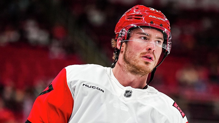 Тренер "Каролины" похвалил Свечникова после хет-трика