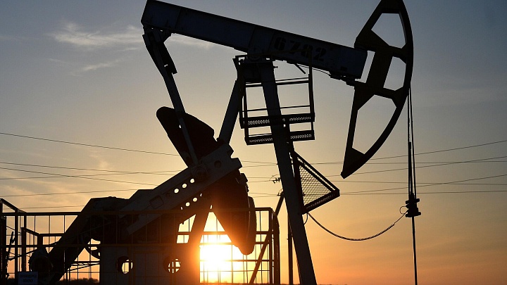 Brent подешевела ниже 86 долларов за баррель впервые с 10 марта
