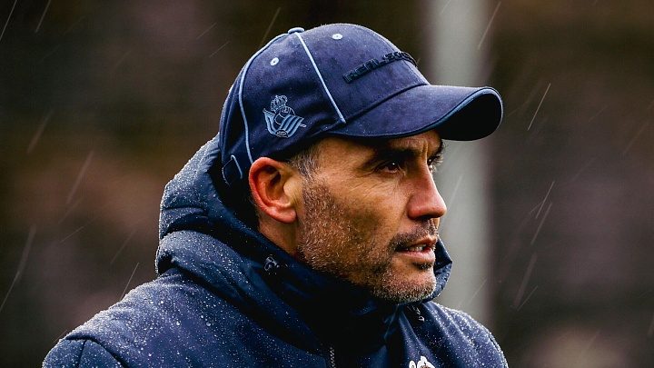 Клуб Захаряна уволил главного тренера