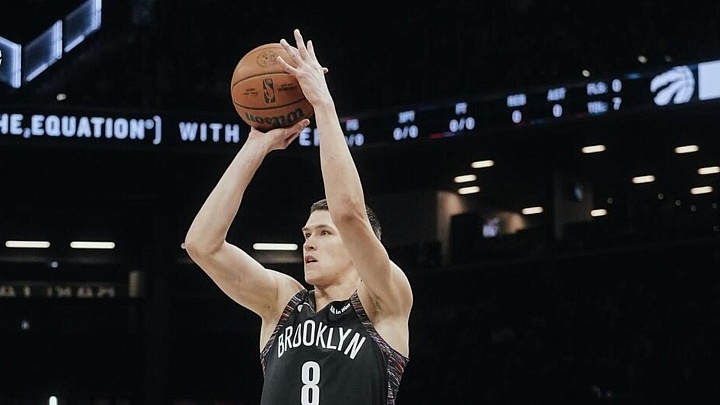 "Бруклин" проиграл "Майами" в матче НБА, у Демина 14 очков